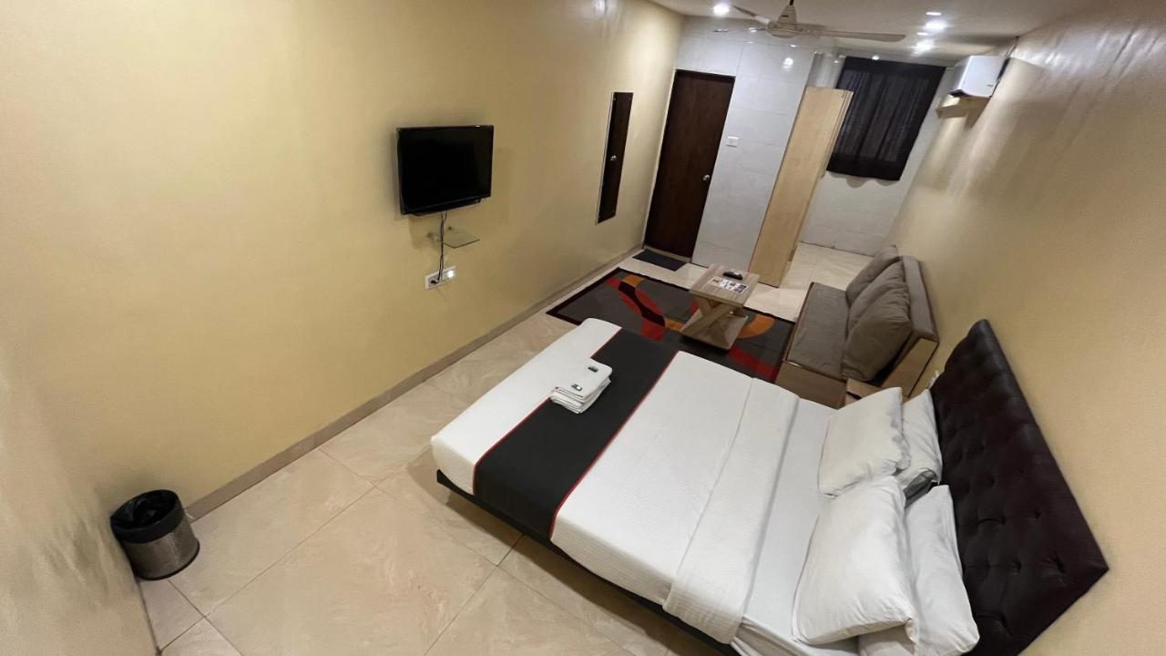 U Life Hotel Bombaj Zewnętrze zdjęcie