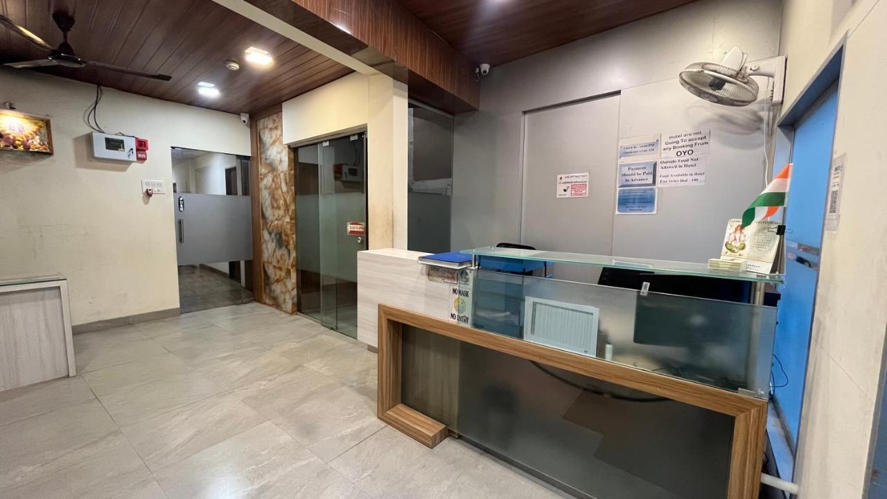 U Life Hotel Bombaj Zewnętrze zdjęcie