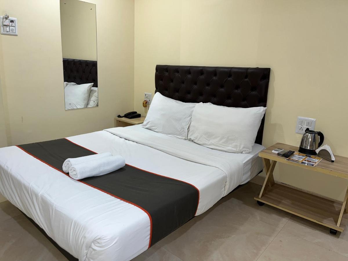 U Life Hotel Bombaj Zewnętrze zdjęcie