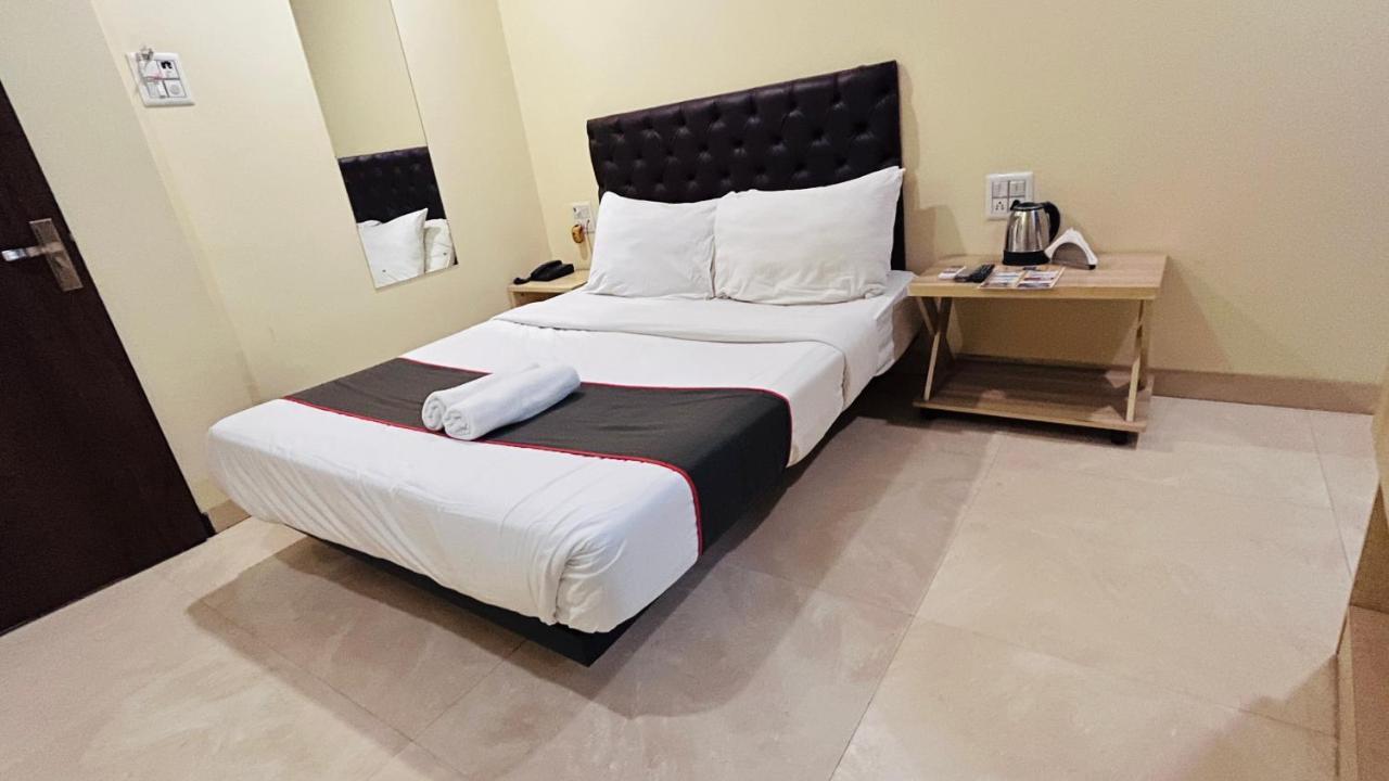 U Life Hotel Bombaj Zewnętrze zdjęcie